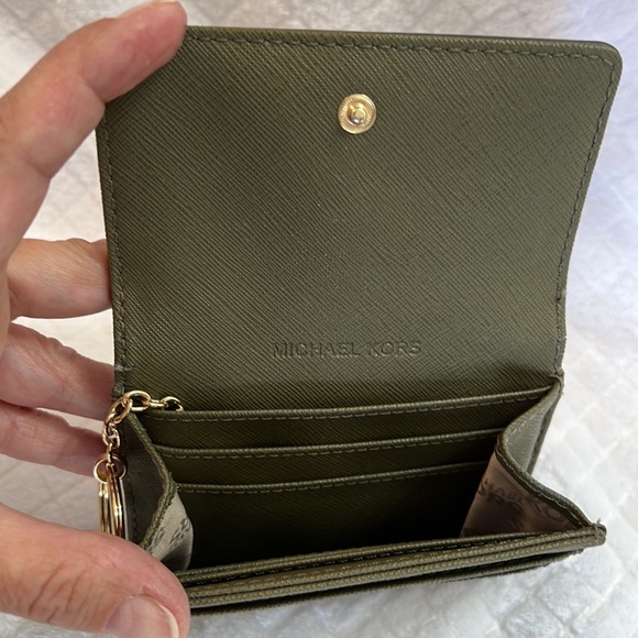 Michael Kors purse and wallet combo. - Picture 12 of 15